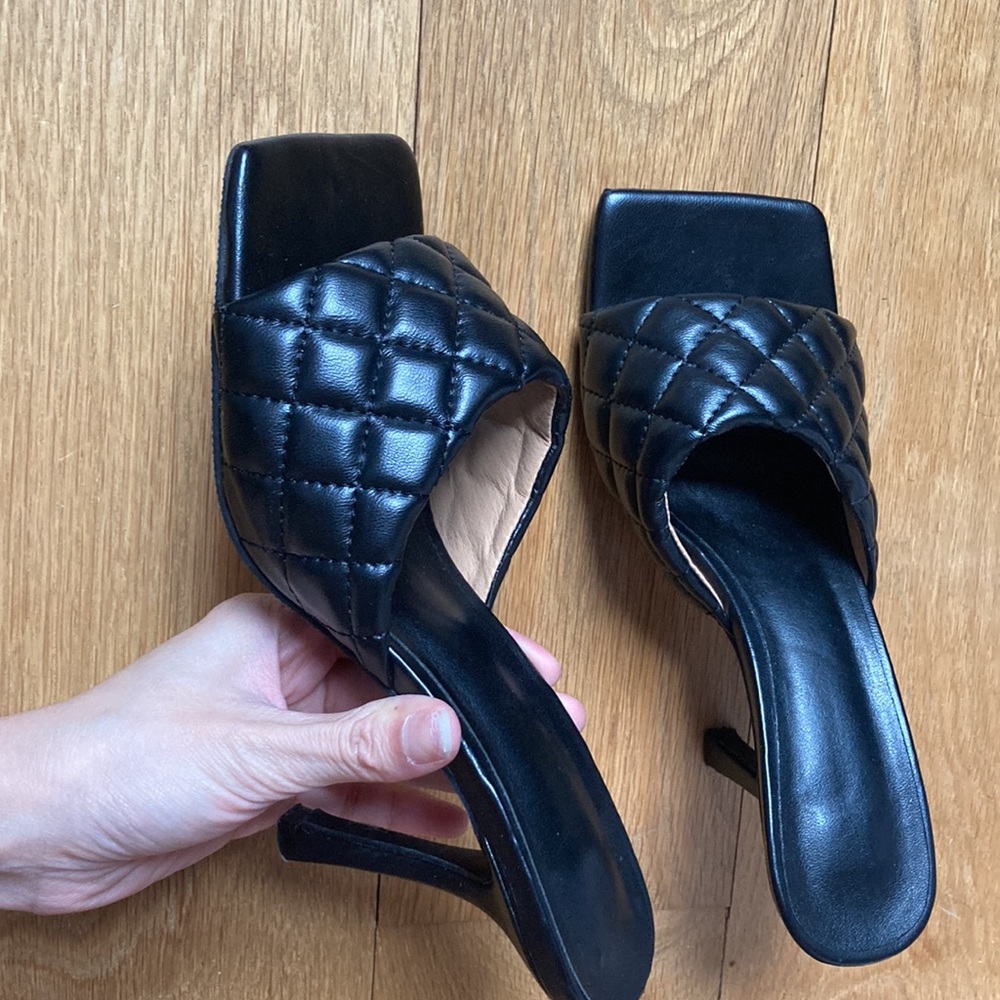 NWOT Quilted Leather High Heel Sandal Woven Low Heels